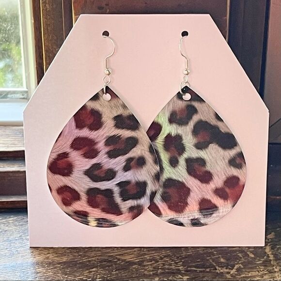 NWT Tear Drop Animal Print Earrings Faux Leather - Picture 1 of 2